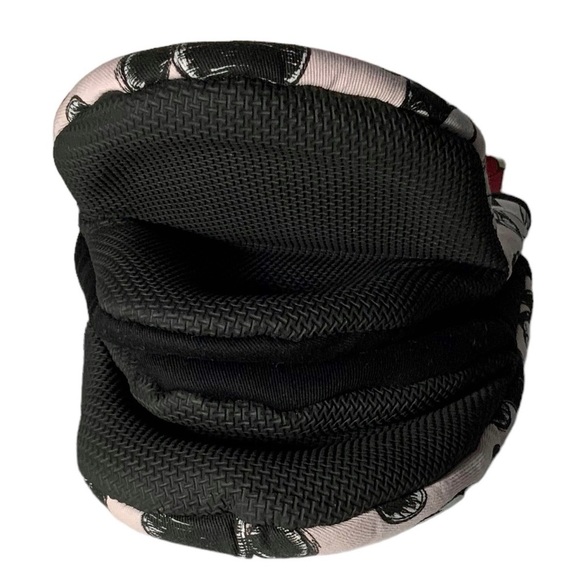 Disney Oven Mitts 2 Pack Mickey Minnie Mouse Oversized Mini Mitts Black Pink - Picture 8 of 16